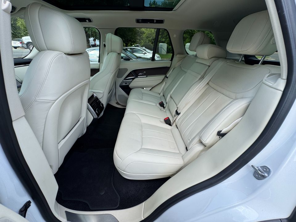 2023 Land Rover Range Rover SE P400
