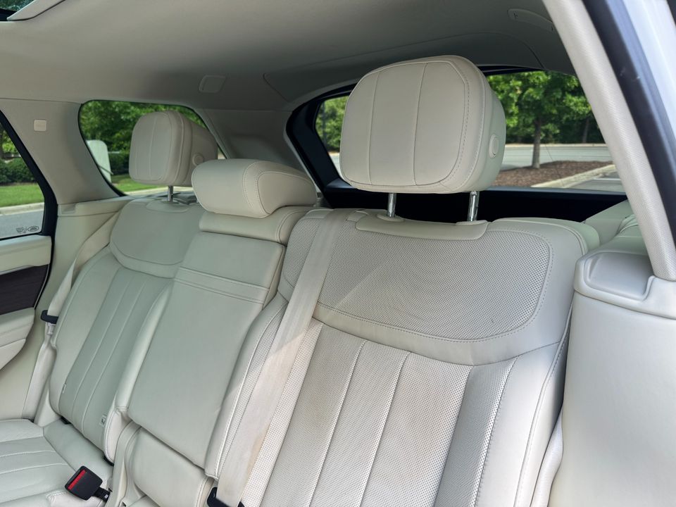 2023 Land Rover Range Rover SE P400