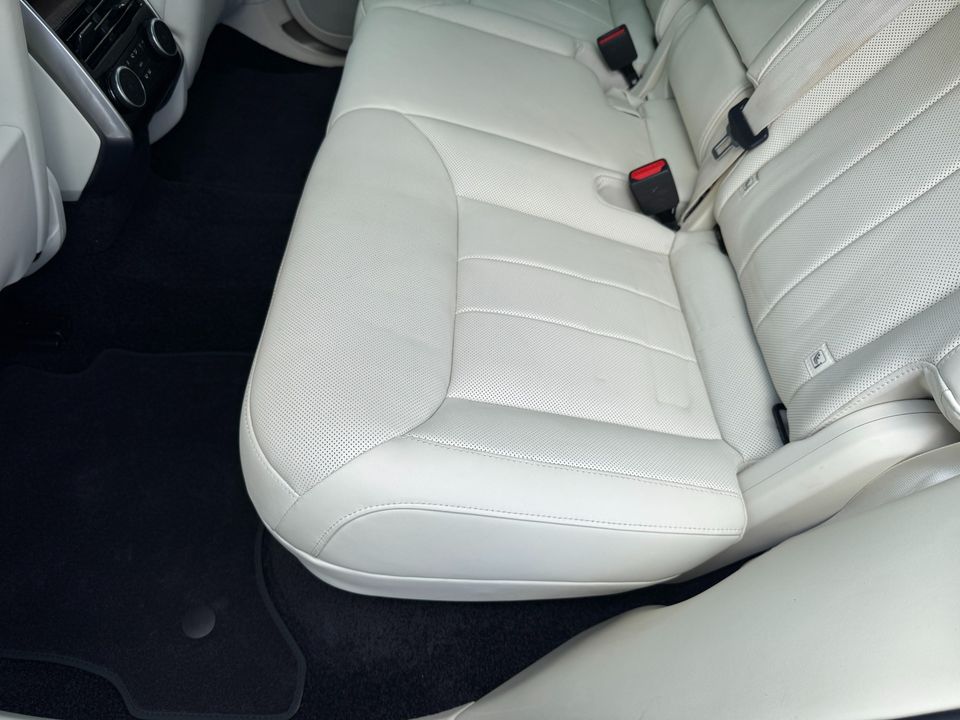 2023 Land Rover Range Rover SE P400