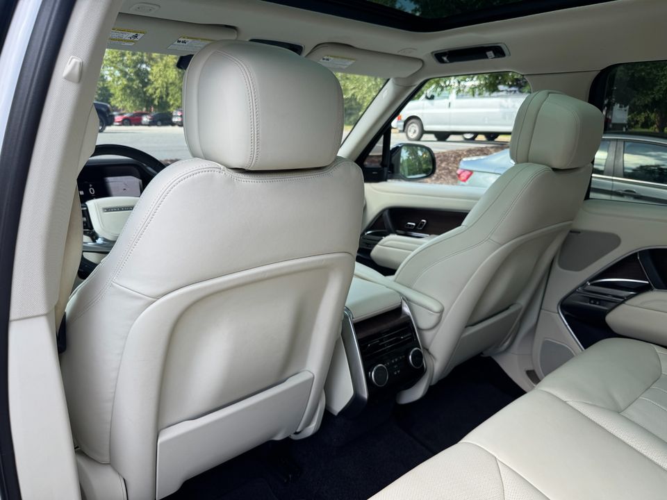 2023 Land Rover Range Rover SE P400