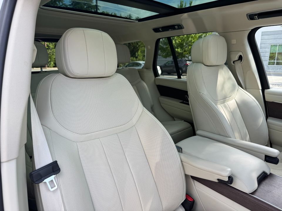 2023 Land Rover Range Rover SE P400