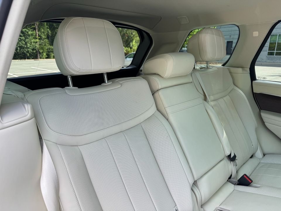 2023 Land Rover Range Rover SE P400