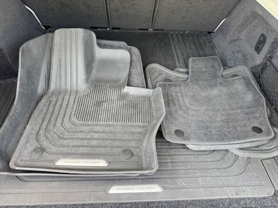 2023 Land Rover Range Rover SE P400