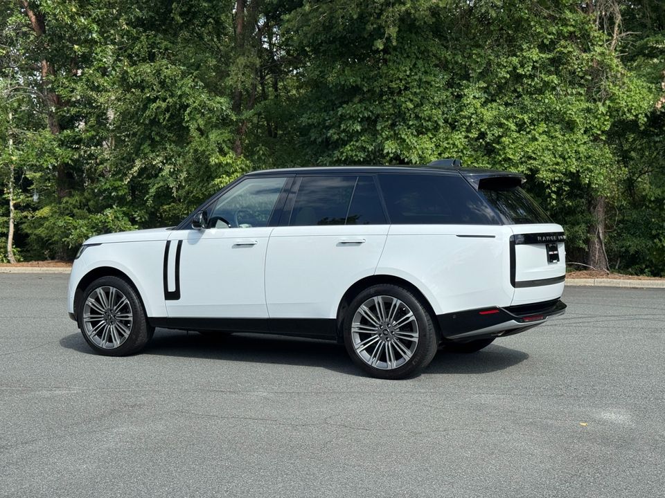 2023 Land Rover Range Rover SE P400