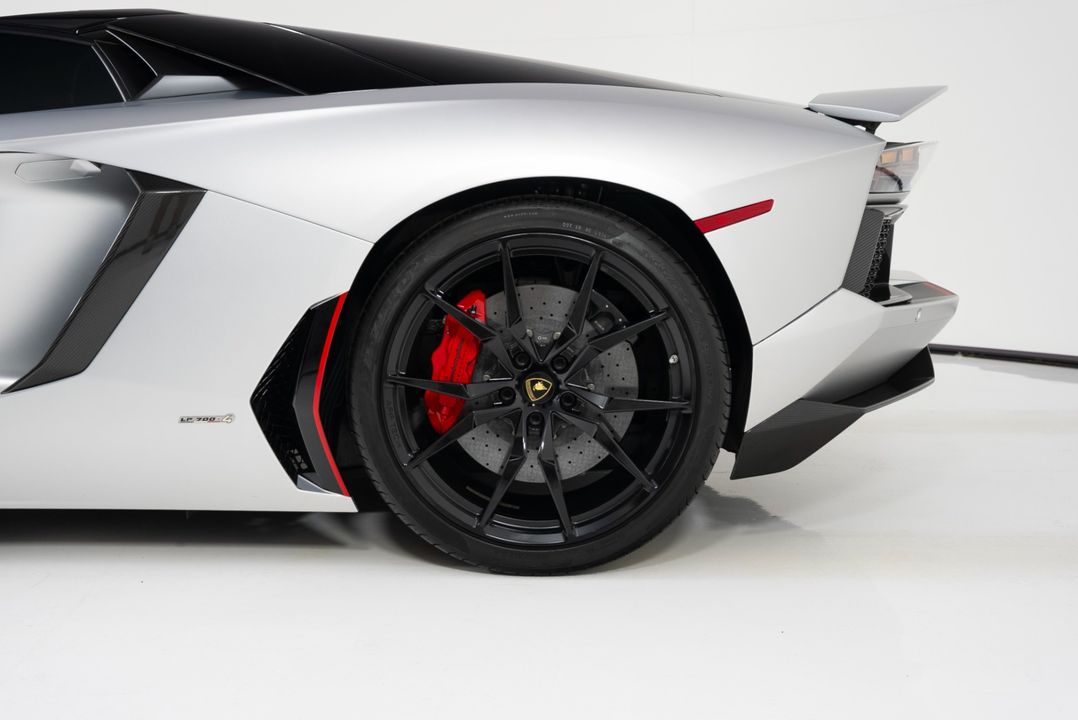 2016 Lamborghini Aventador Roadster
