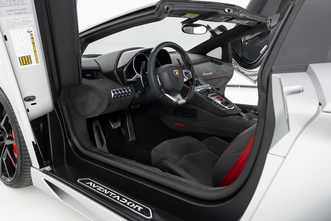 2016 Lamborghini Aventador Roadster
