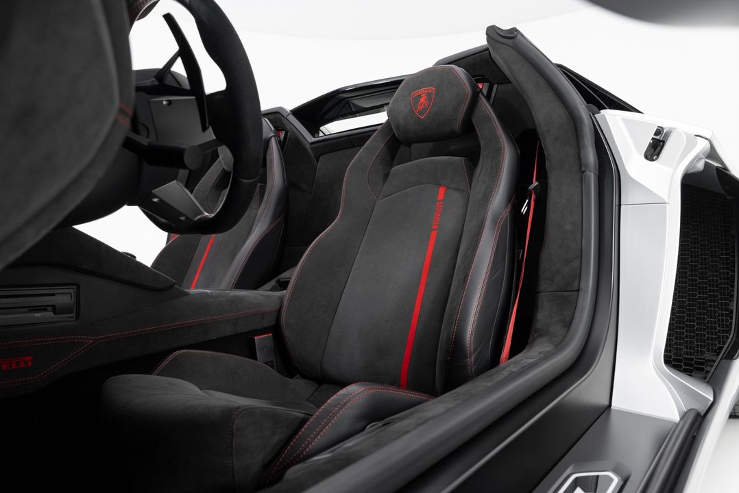 2016 Lamborghini Aventador Roadster
