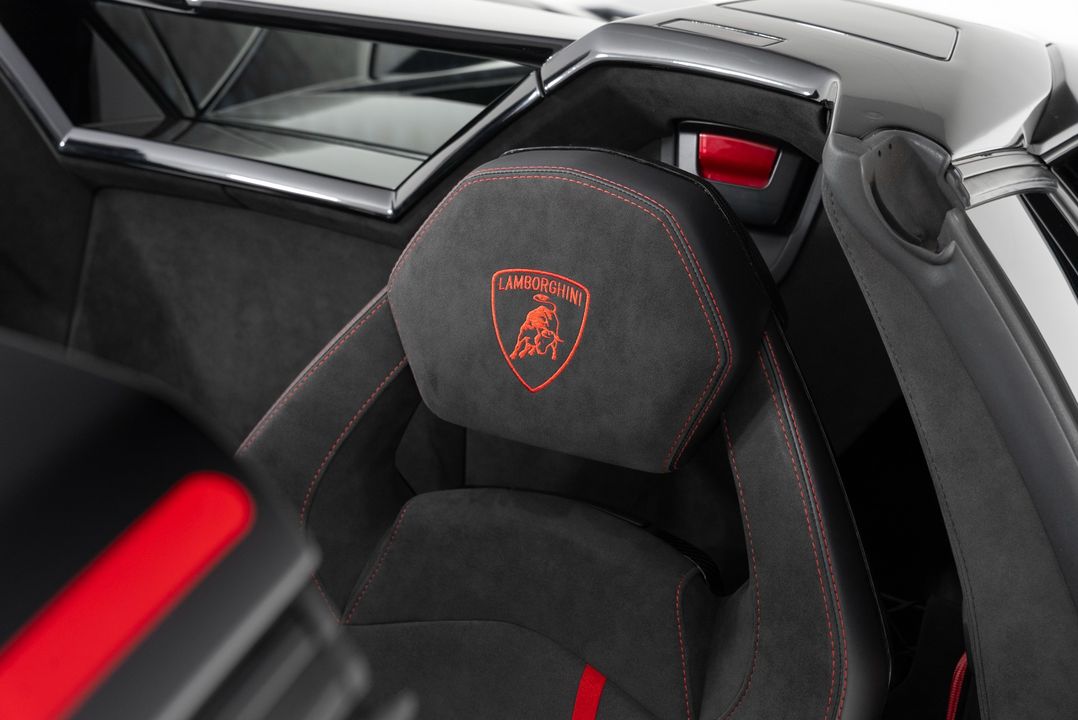 2016 Lamborghini Aventador Roadster