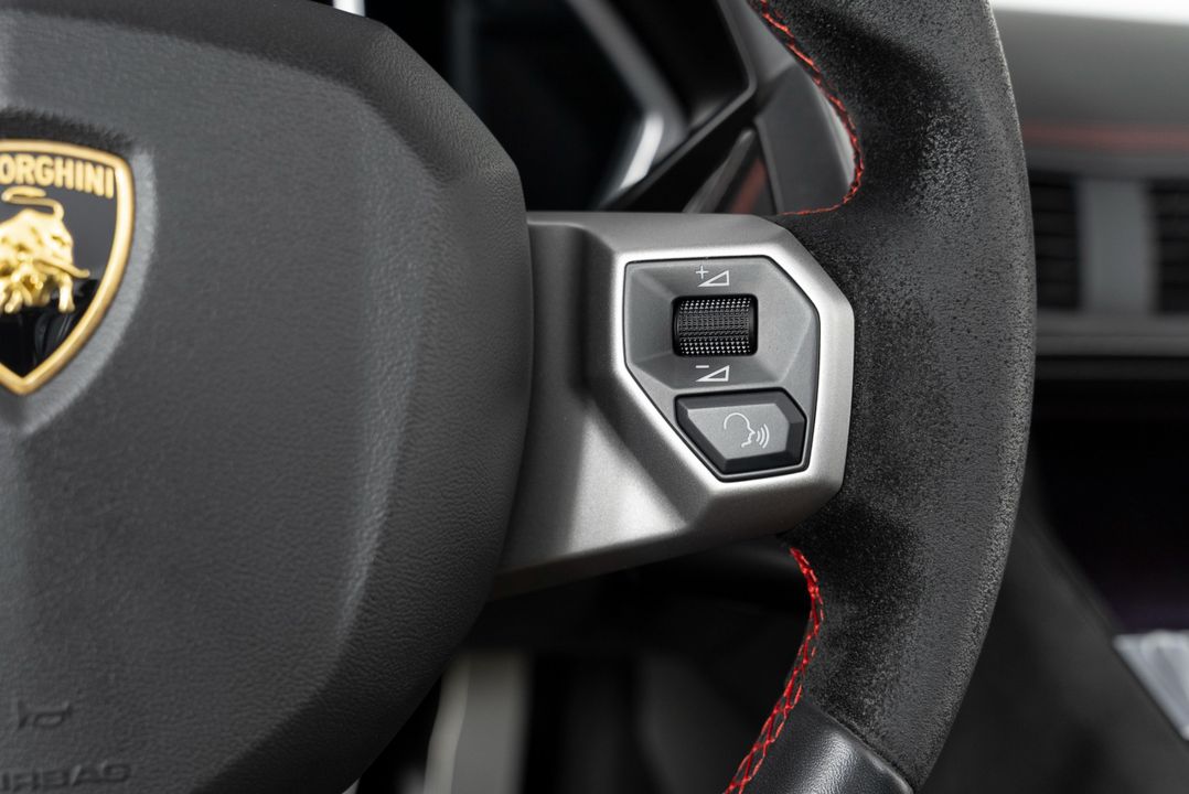 2016 Lamborghini Aventador Roadster