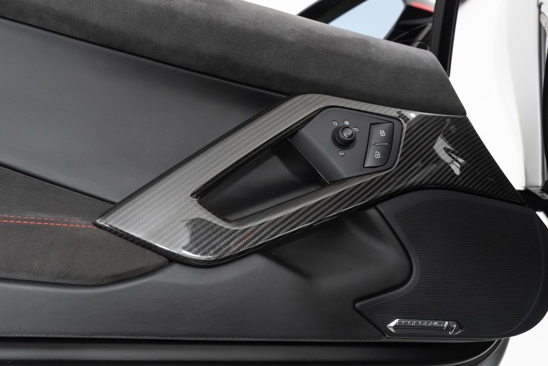 2016 Lamborghini Aventador Roadster