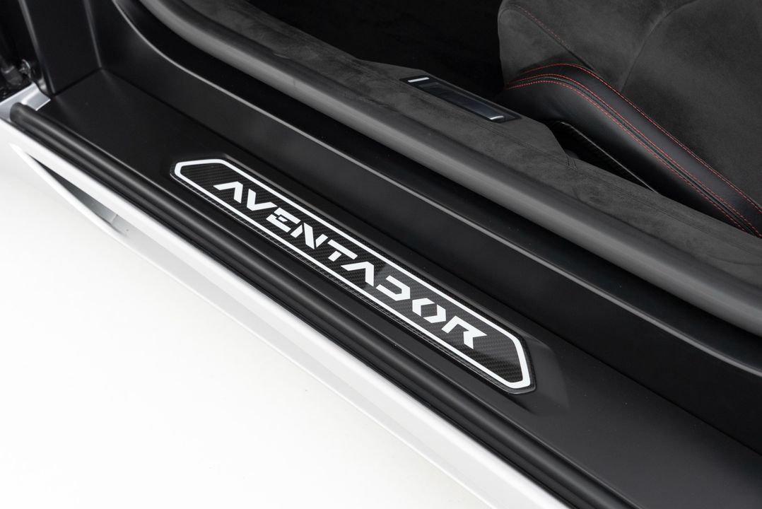 2016 Lamborghini Aventador Roadster