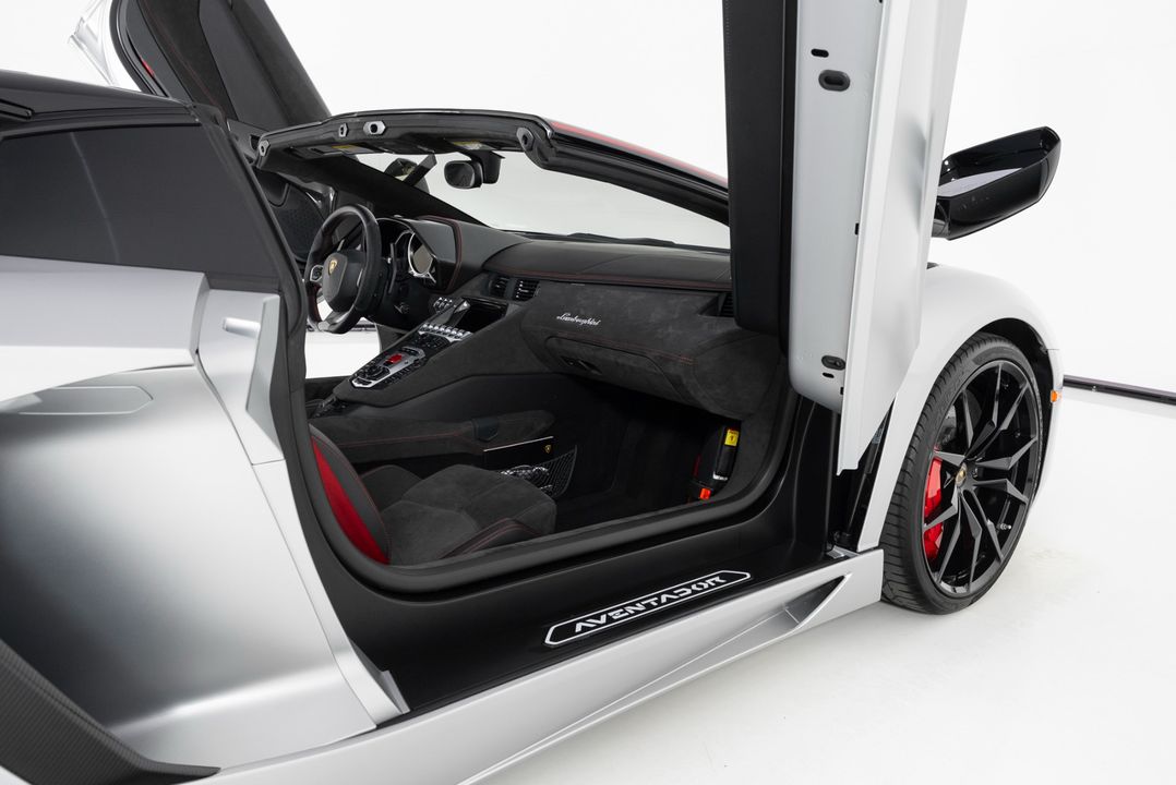 2016 Lamborghini Aventador Roadster