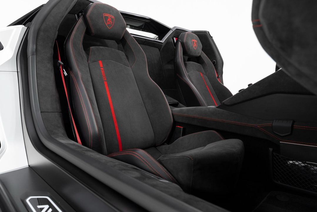 2016 Lamborghini Aventador Roadster