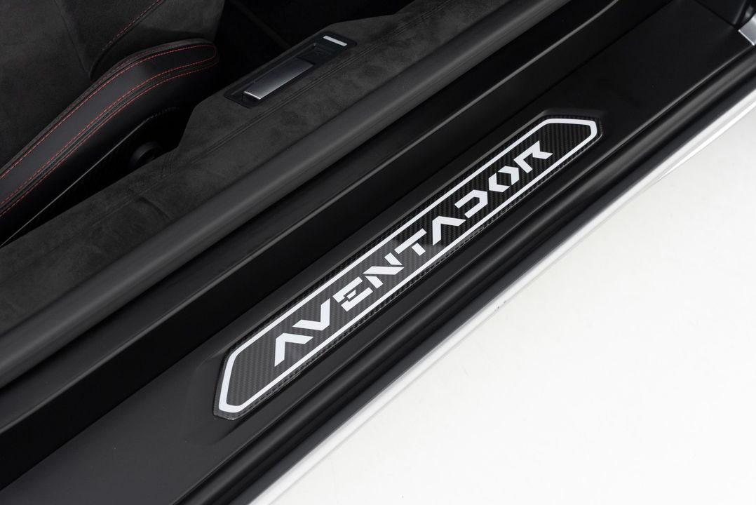 2016 Lamborghini Aventador Roadster