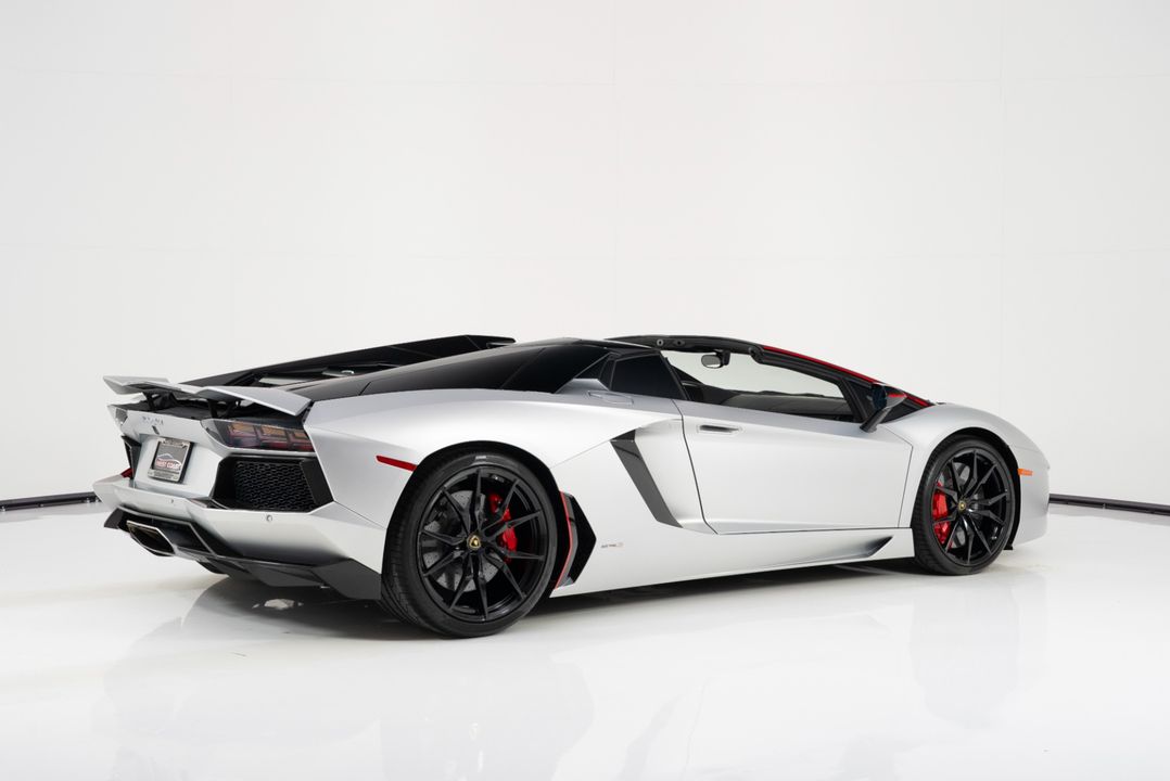 2016 Lamborghini Aventador Roadster
