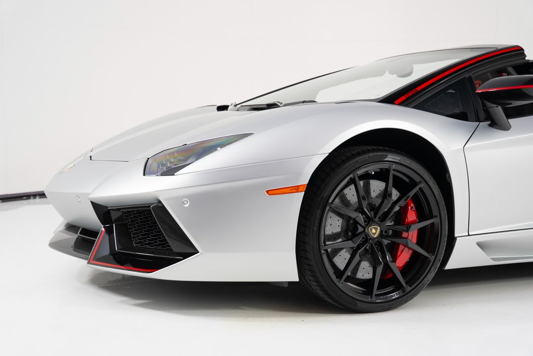 2016 Lamborghini Aventador Roadster