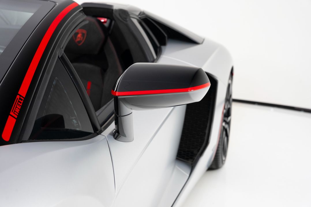 2016 Lamborghini Aventador Roadster