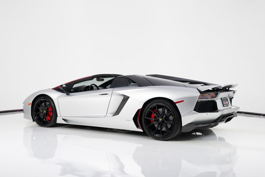 2016 Lamborghini Aventador Roadster