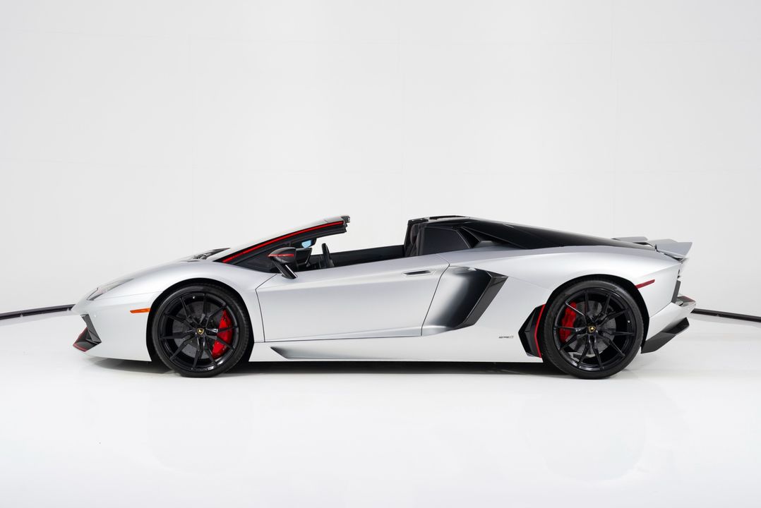 2016 Lamborghini Aventador Roadster