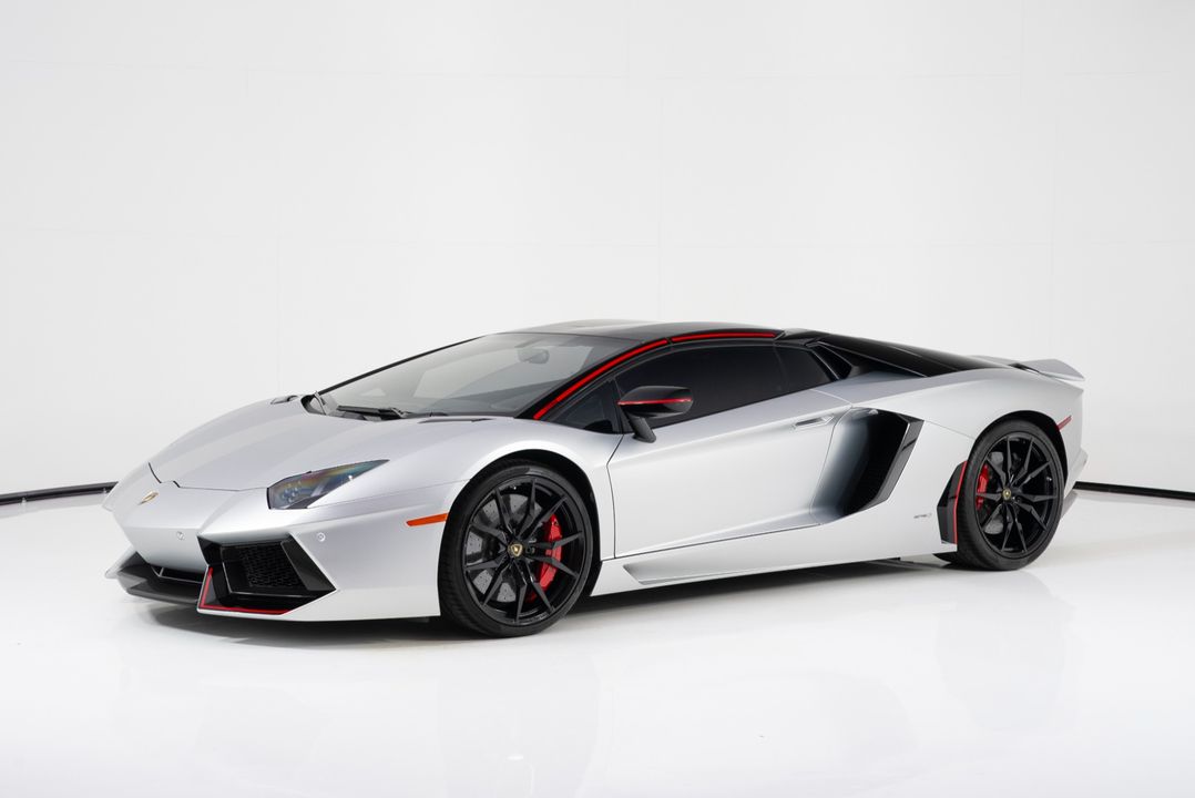 2016 Lamborghini Aventador Roadster