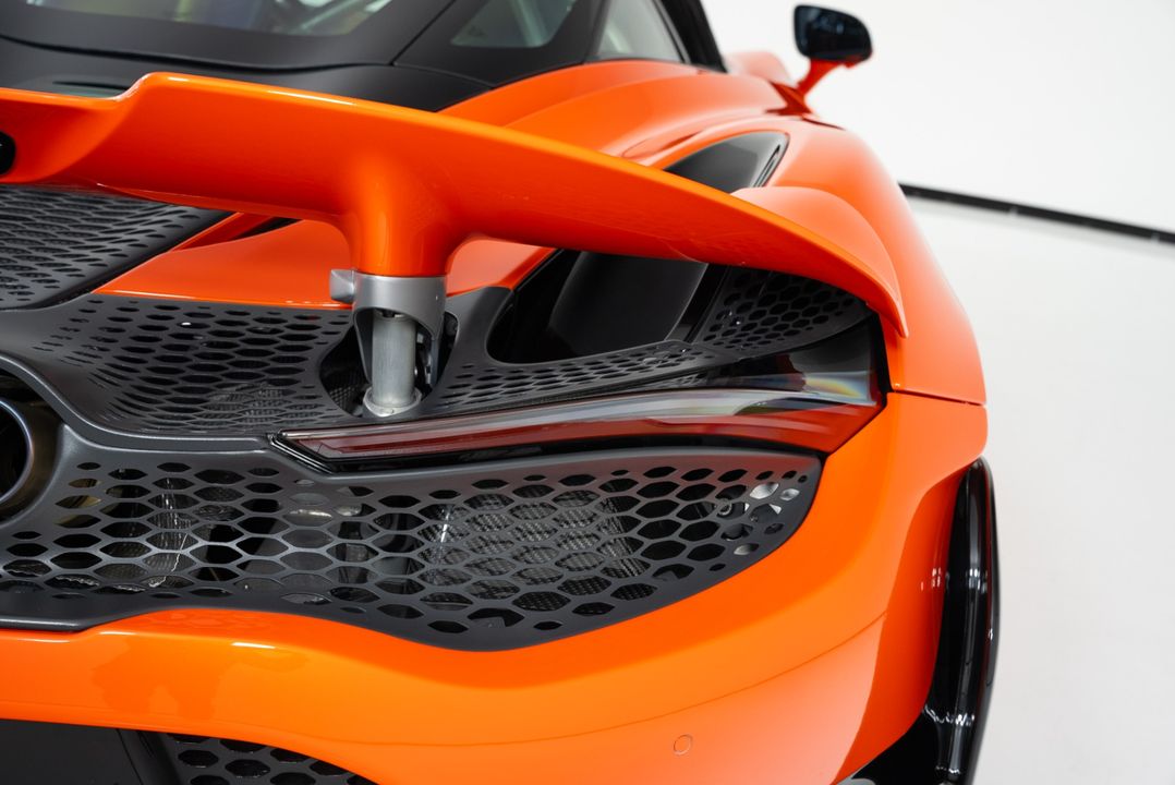 2021 McLaren 765LT