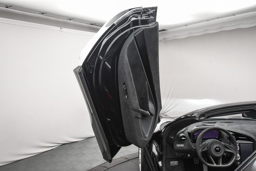 2022 McLaren 765LT