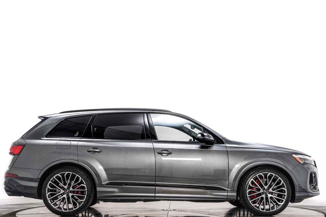 2025 Audi SQ7
