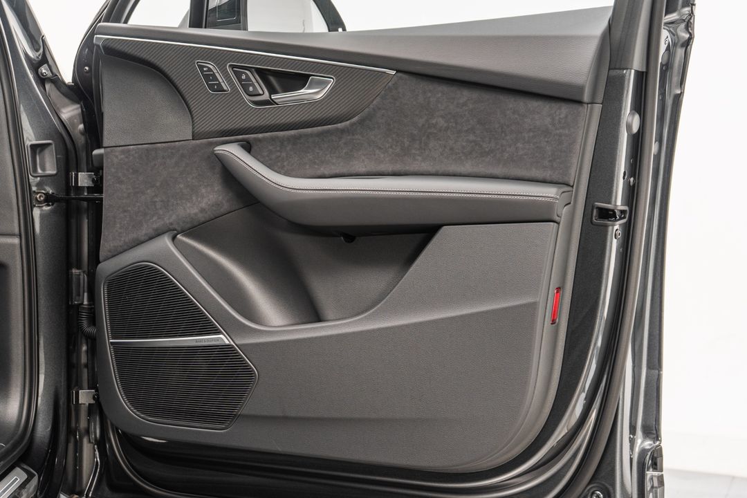 2025 Audi SQ7