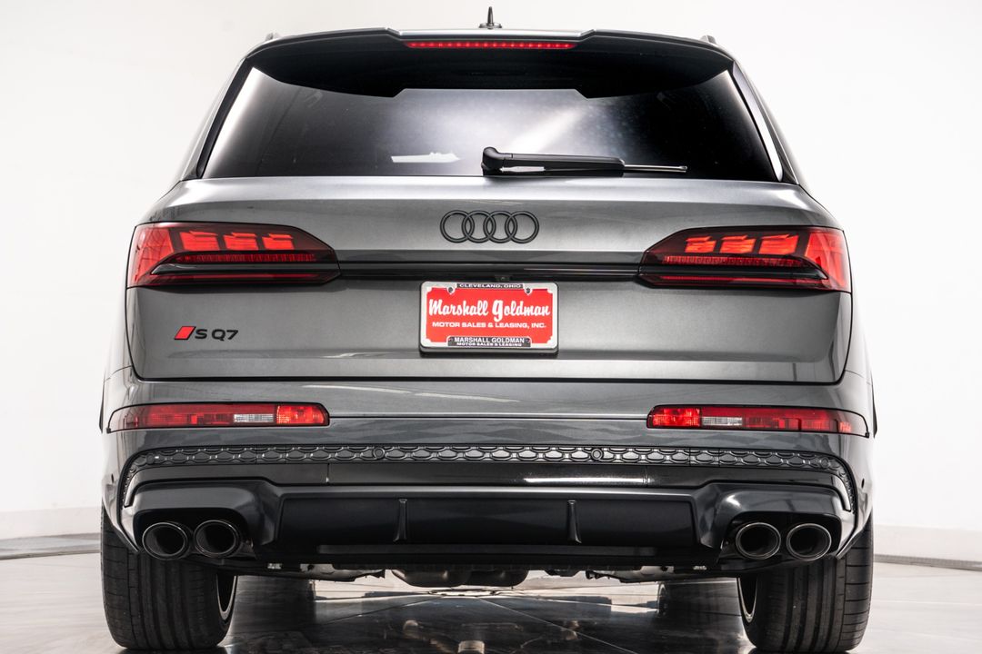 2025 Audi SQ7