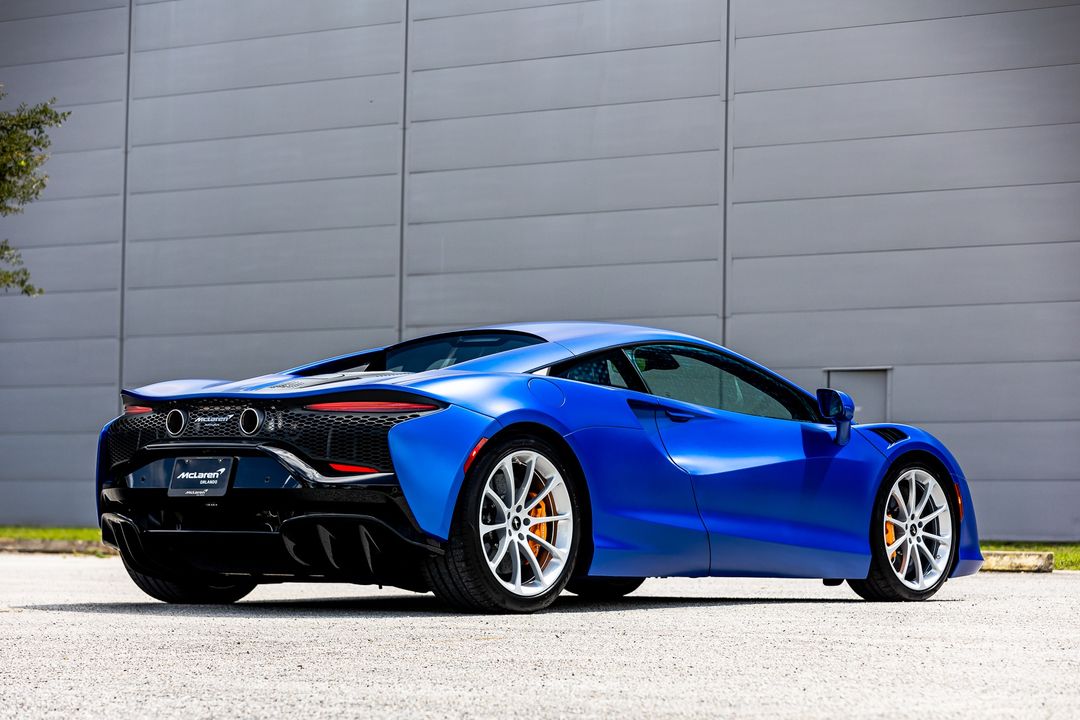 2023 McLaren Artura