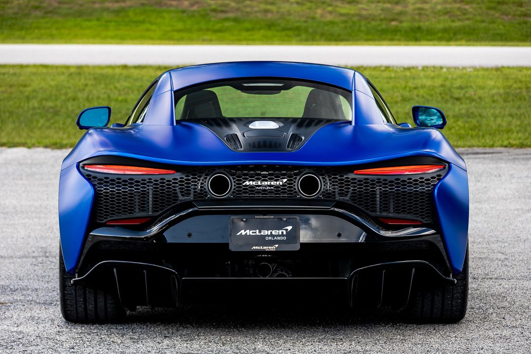 2023 McLaren Artura
