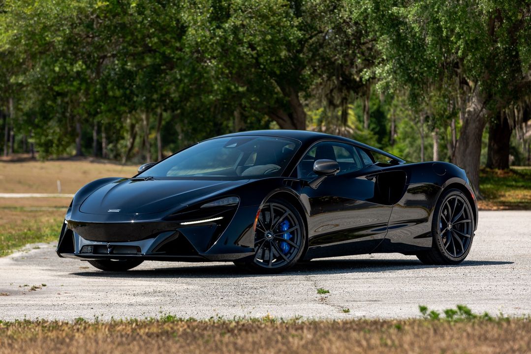 2023 McLaren Artura