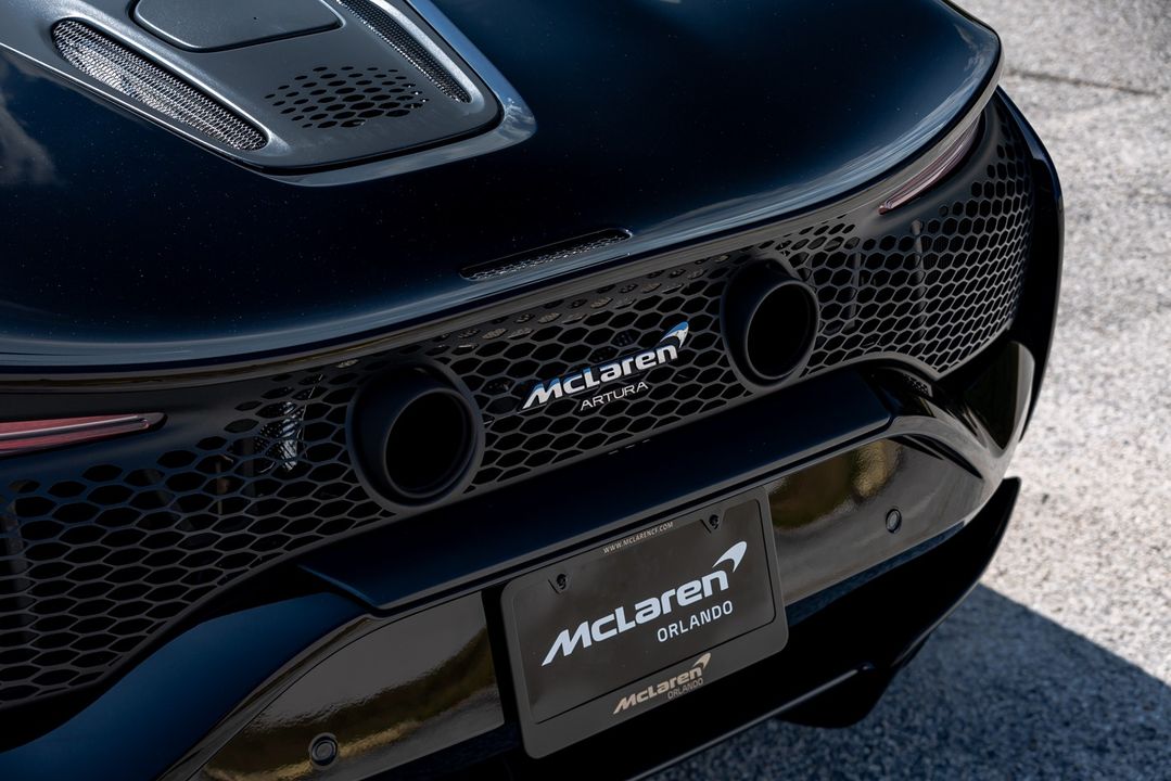 2023 McLaren Artura