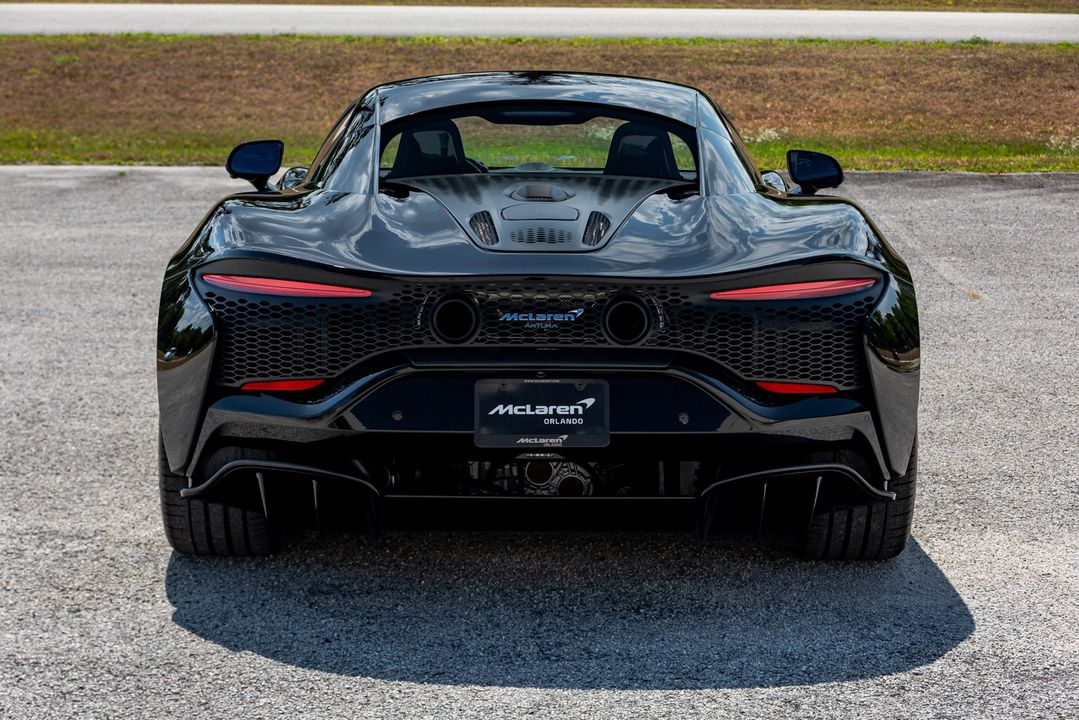 2023 McLaren Artura