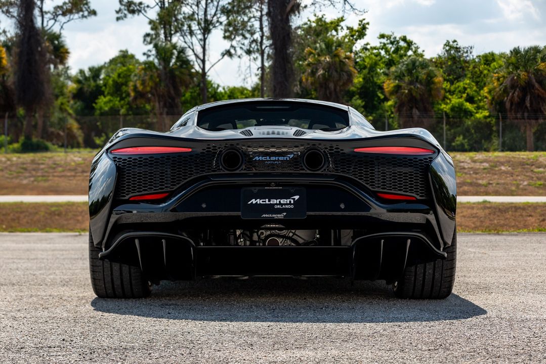 2023 McLaren Artura
