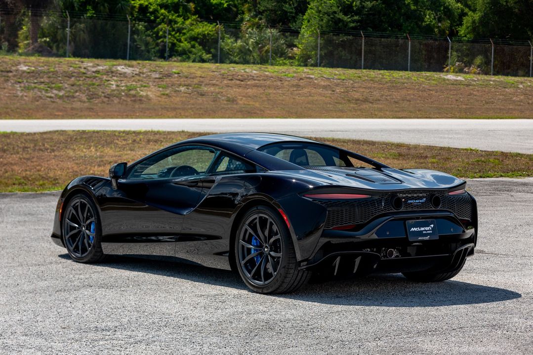 2023 McLaren Artura