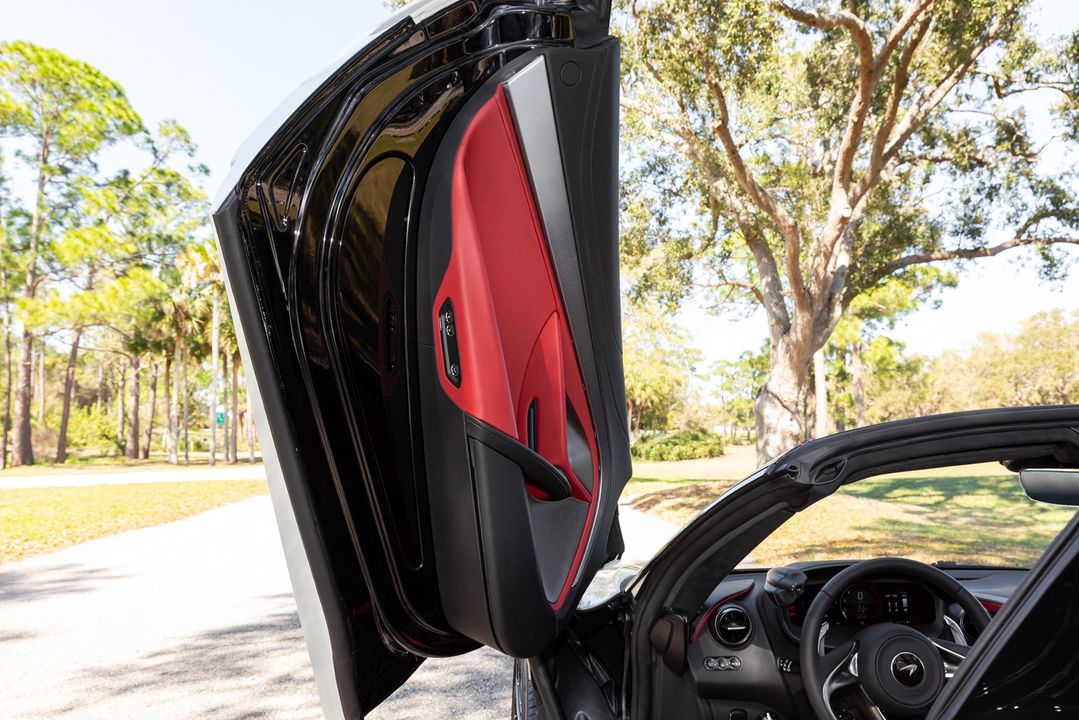 2024 McLaren 750S Spider