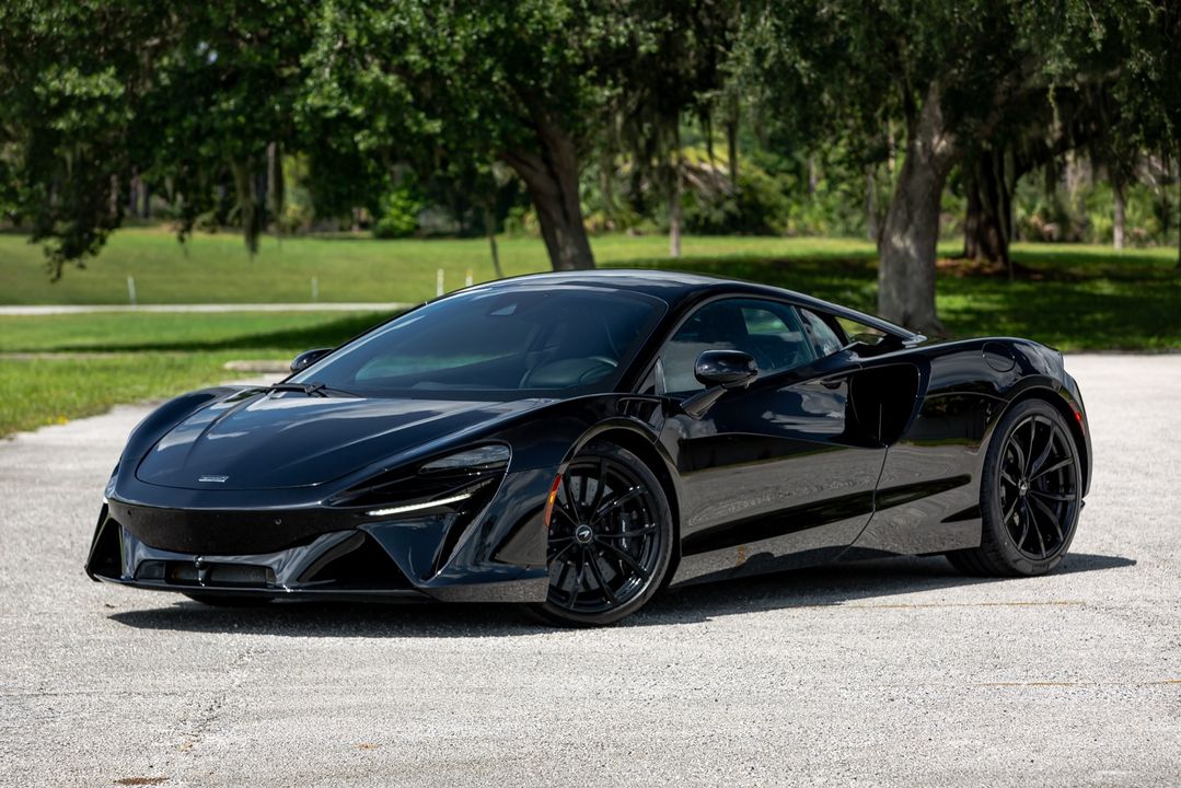 2024 McLaren Artura