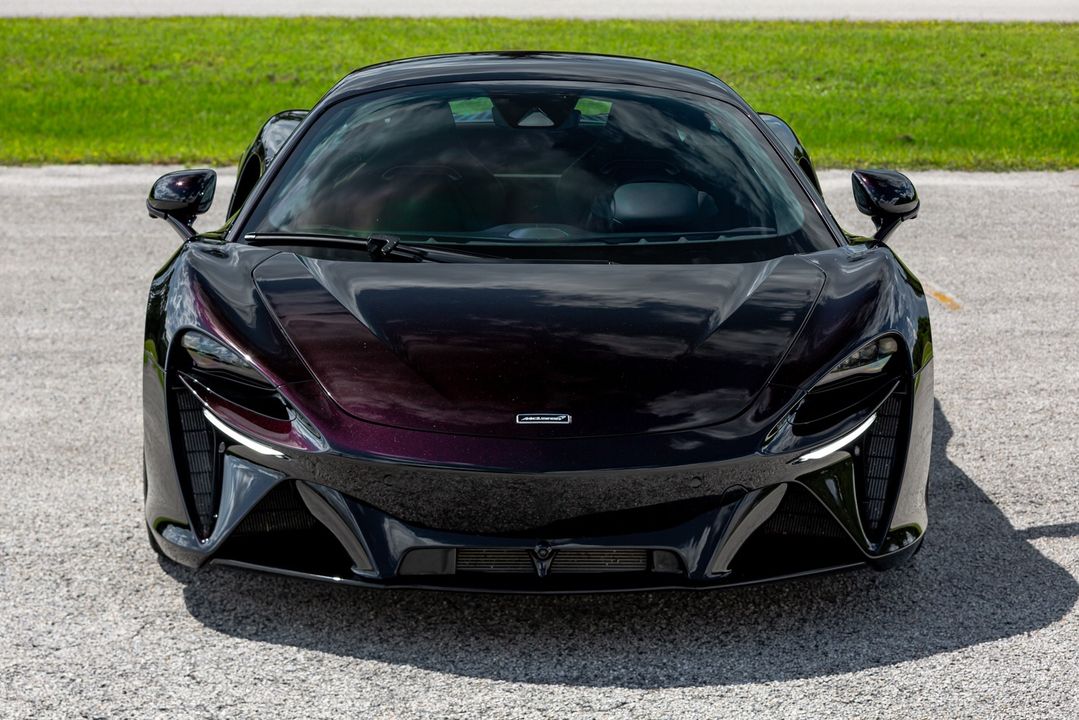 2024 McLaren Artura