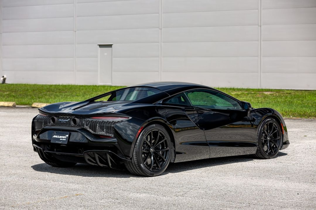2024 McLaren Artura