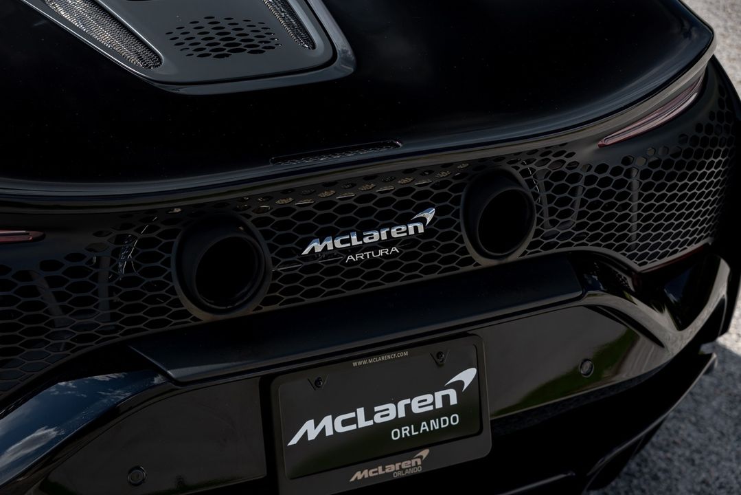 2024 McLaren Artura