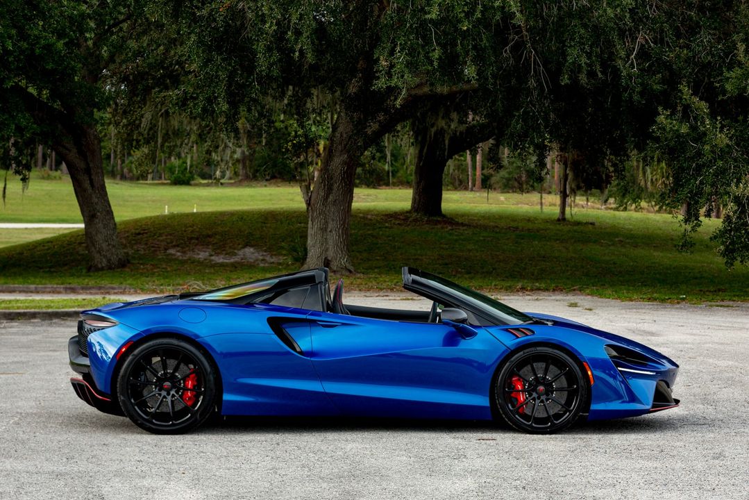 2025 McLaren Artura Spider