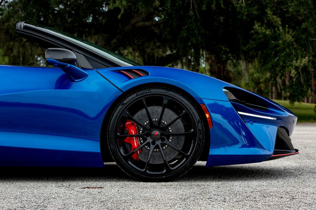 2025 McLaren Artura Spider