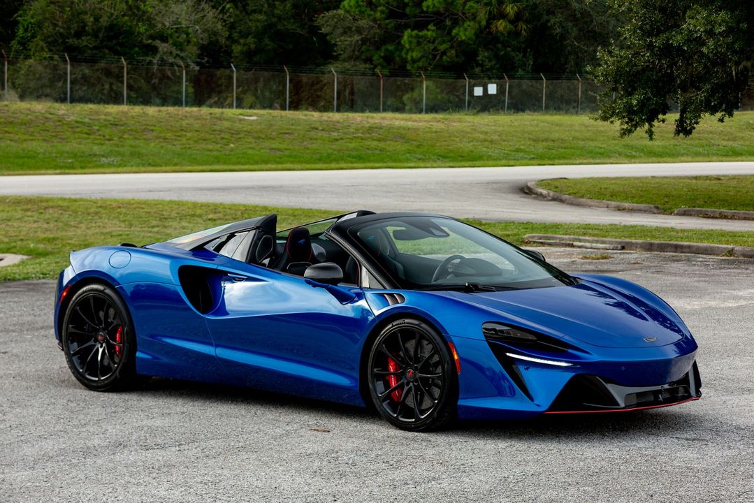 2025 McLaren Artura Spider