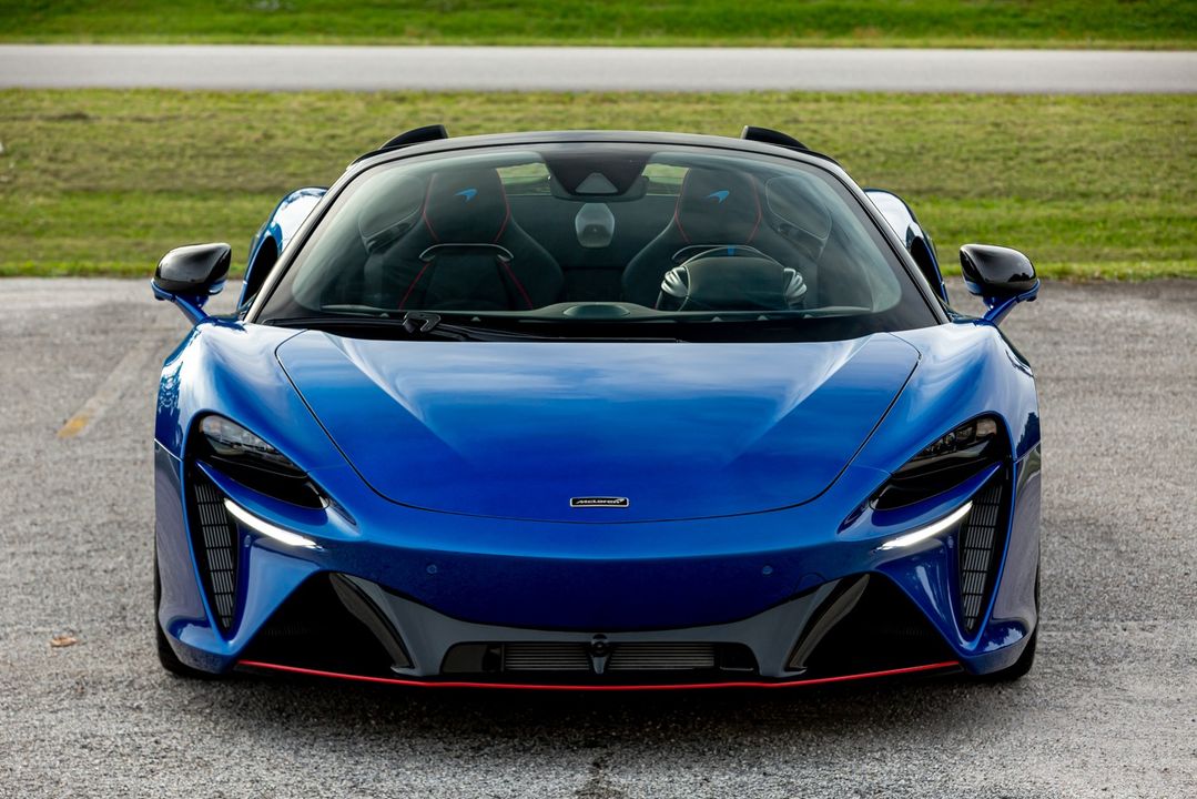 2025 McLaren Artura Spider