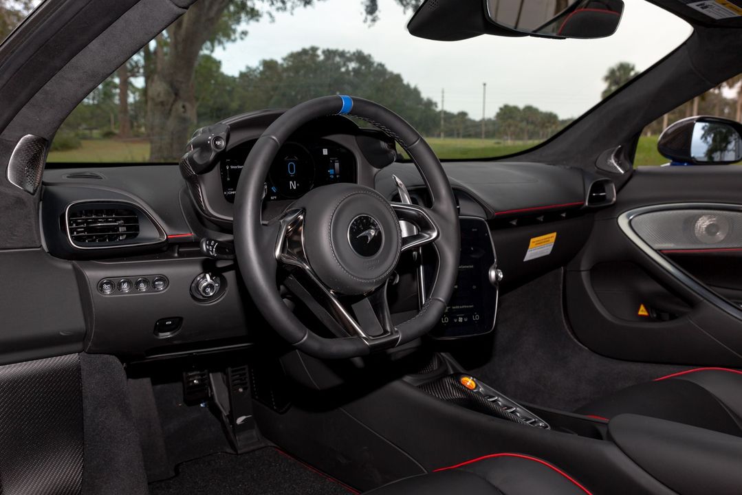 2025 McLaren Artura Spider