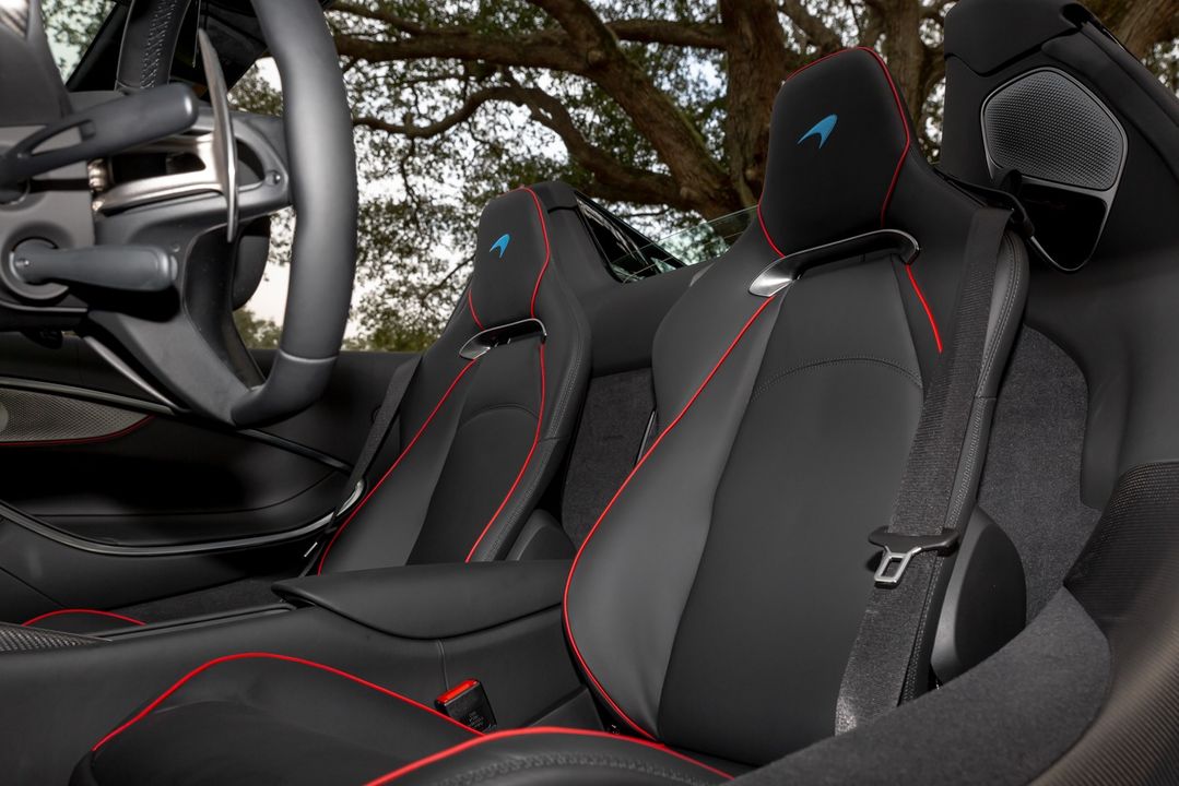 2025 McLaren Artura Spider