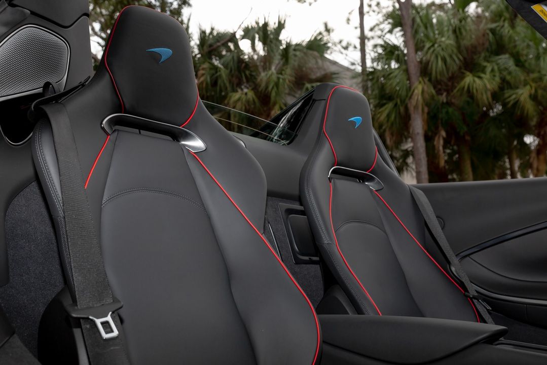 2025 McLaren Artura Spider