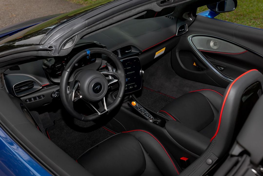 2025 McLaren Artura Spider