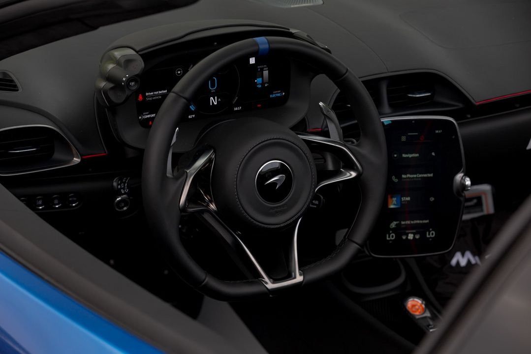 2025 McLaren Artura Spider